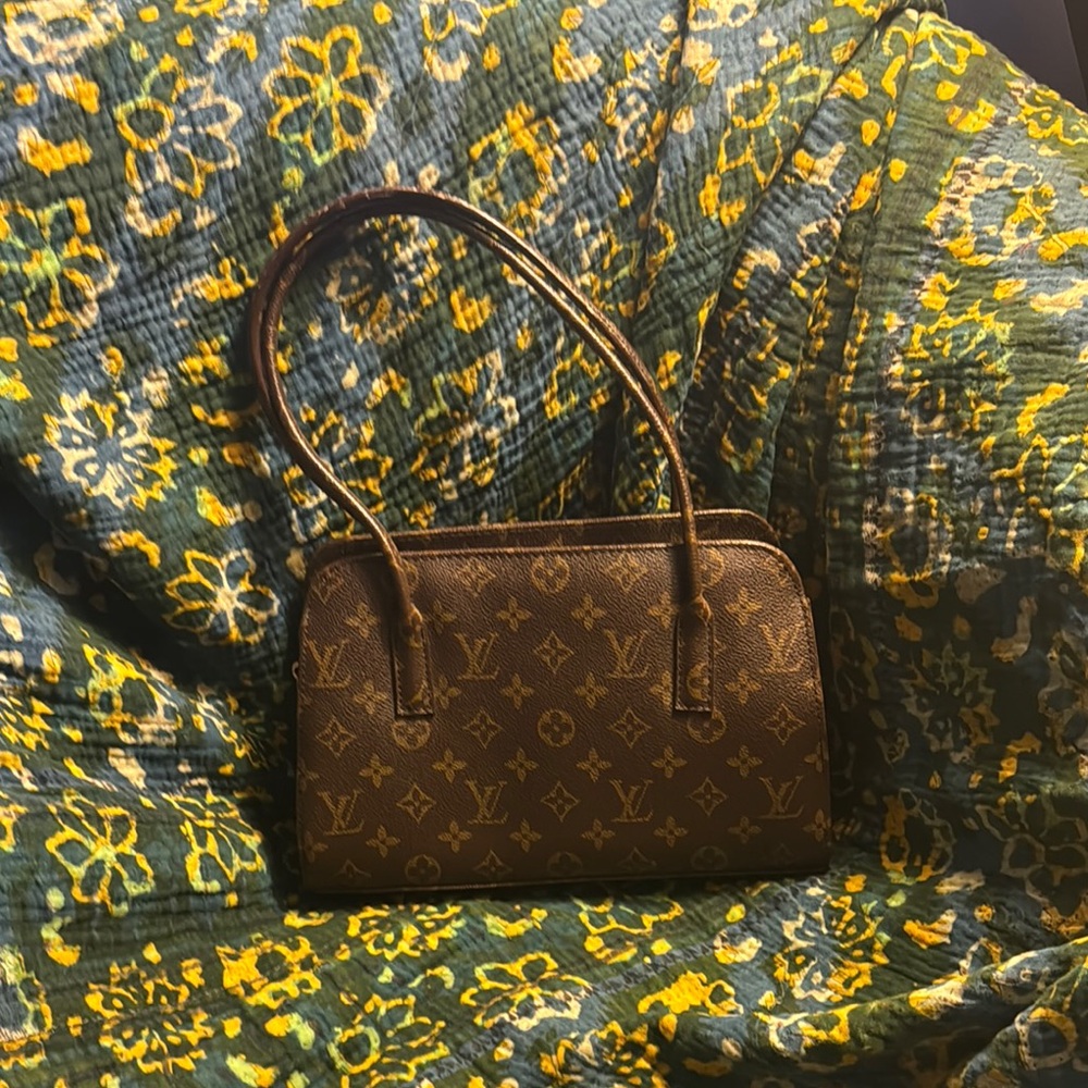 Louis Vuitton Brown Shoulder Bag with Iconic Monogram Canvas